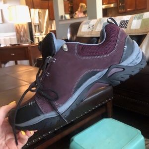 AHNU Montara Event Leather VIBRAM NEVER WORN 10